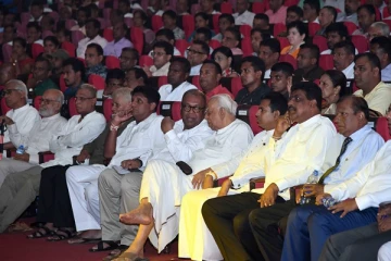 கொழும்பில் குவிந்திருக்கும் அதிகாரங்களுக்காக போராடிய அரசியல்வாதி குறித்து மனோகணேசன் தகவல்