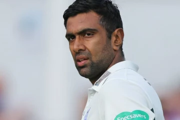 பிரபல கிரிக்கெட் வீரர்   குடும்பத்தில் 10 பேருக்கு கொரோனா!