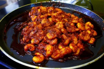 பத்தே நிமிடத்தில் இறால் புளிக்குழம்பு செய்யலாம்... எப்படி தெரியுமா?