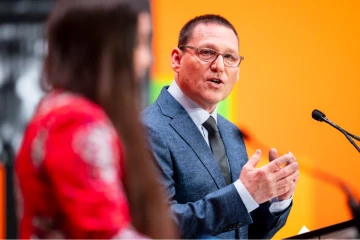 கனடா என்.டி.பி கட்சியின் புதிய தலைவராக அவி லிவிஸ் தேர்வு