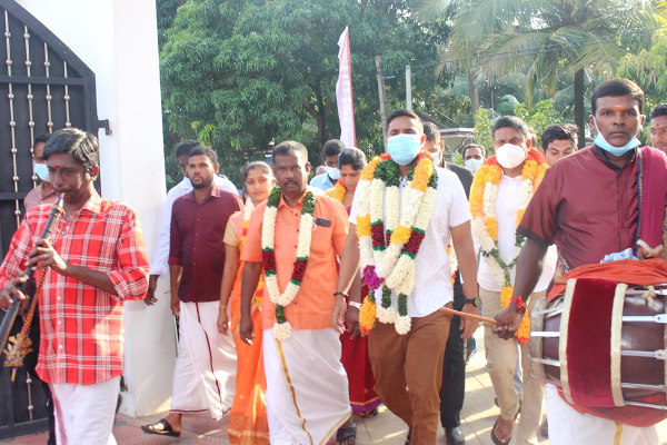 ஸ்ரீலங்கா சுதந்திரக்கட்சி அரசாங்கத்தை விட்டு வெளியேறினால் நடு தெருவில் நிற்கும் : சந்திரகுமார் (Photos) | Batticaloa Government Sri Lankafreedomparty People ஸ்ரீலங்கா சுதந்திரக்கட்சி அரசாங்கத்தை விட்டு வெளியேறினால் நடு தெருவில் நிற்கும் : சந்திரகுமார் (Photos) | Batticaloa Government Sri Lankafreedomparty People