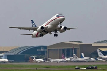 மொஸ்கோவில் விமானம் விபத்திற்குள்ளானதில் 3 பேர் பலி