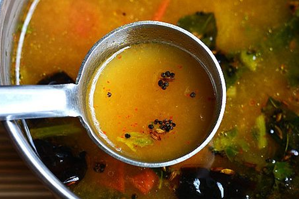 மணக்க மணக்க கருவாடு ரசம் எப்படி செய்றதுன்னு பார்க்கலாம்...இதோ அருமையான ரெசிபி | Dried Fish Curry