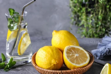 எலுமிச்சையை இந்த உணவுகளுடன் சேர்த்து சாப்பிடவே கூடாதாம்