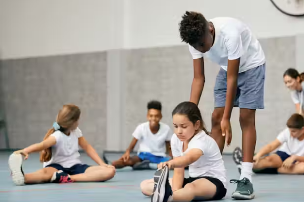 பாடசாலை மாணவிகளிடம் சில்மிஷம் செய்த உடற்கல்வி ஆசிரியர் | Physical Education Teacher Molested Schoolgirls