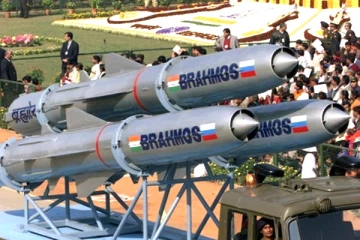 பிரமோஸ் ஏவுகணைகளை பிலிப்பைன்ஸுக்கு வழங்கும் இந்தியா: ரூ.3100 கோடி ஒப்பந்தத்தின் இறுதி கட்டம்