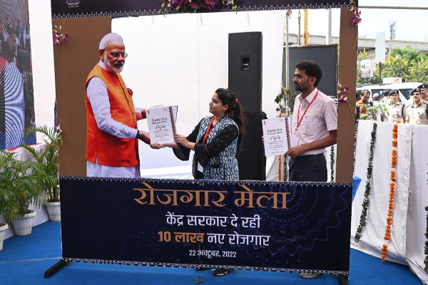 ரோஜ்கர் மேளா திட்டம் - ரயில்வேயில் 50 ஆயிரம் பேருக்கு பணி நியமன ஆணை - தமிழ்நாடு