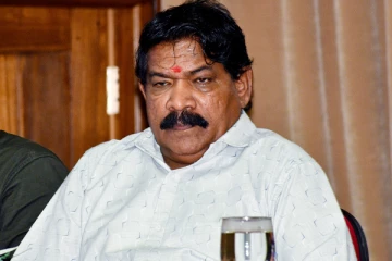 පාසල් වහන තීරණයට විරෝධය