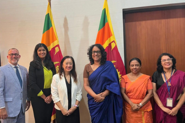 பிரதமர் ஹரிணியுடன் அமெரிக்கத் தூதுவர் சந்திப்பு! | Us Ambassador Meets With Prime Minister Harini