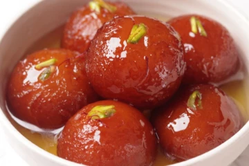 ඉන්දියන් රසට ගුලාබ් ජාමුන් ගෙදරදිම...