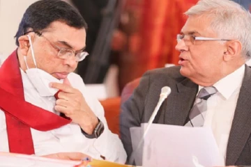 சினமடைந்த 'மொட்டு' எம்.பிக்கள் பத்து பேர் எதிர்க்கட்சி வரிசையில்