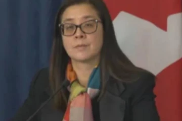 ரொறன்ரோவில் கட்டுப்பாடுகளை தளர்த்துவதற்பு இது சரியான நேரம் அல்ல