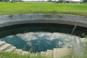 கிணற்றில் விழுந்த தாயும் குழந்தையும் மீட்பு; 02 வயது சிறுமி உயிரிழப்பு