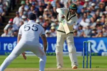 கடைசி நாளை எட்டிய ஆஷஸ் முதல் டெஸ்ட்! நங்கூரமாய் களத்தில் நிற்கும் வீரர்