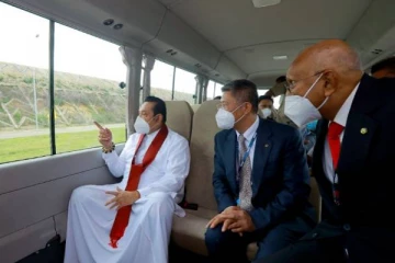 அம்பாந்தோட்டை துறைமுகத்திற்கு விஜயம் மேற்கொண்ட பிரதமர்