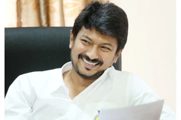 #Breaking: 35வது அமைச்சராக உதயநிதி ஸ்டாலின் - முதலமைச்சர் காலில் விழுந்து ஆசி!