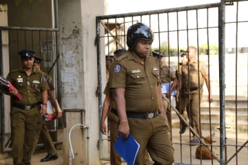 மட்டக்களப்பில் வீடொன்றிலிருந்து மர்ம முறையில் குடும்பப் பெண் ஒருவர் சடலமாக மீட்பு