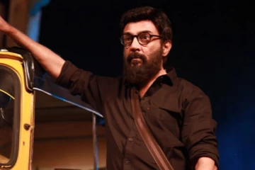 ஆக்ஷன் ஹீரோவாக என்ட்ரி கொடுக்கும் மைக் மோகன்.. வெளிவந்த புகைப்படங்கள்