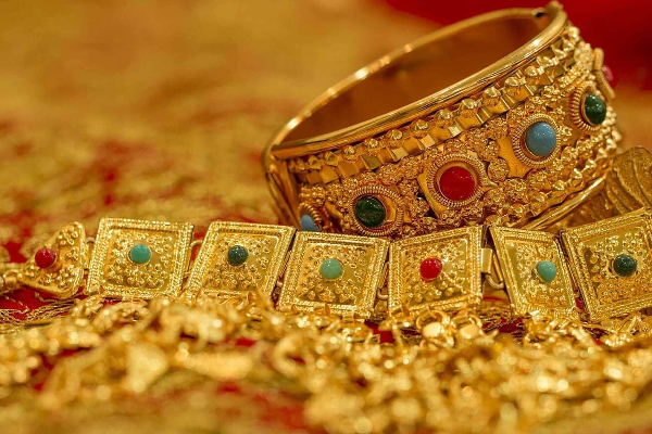 இந்த ஒரே ஒரு பொருளை வச்சு தங்கத்தை தாறுமாறாக சேர்க்கலாம்! | Gold Gold Astrology 2022