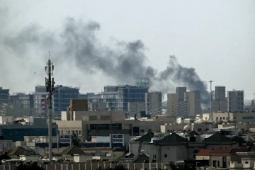 දෝහා කටාර් ඇවිලෙයි - එලි වෙනකම් මිසයිල ප්‍රහාර - ජනතාව පණ බයේ බිම්ගෙවල් යට හැංගෙයි