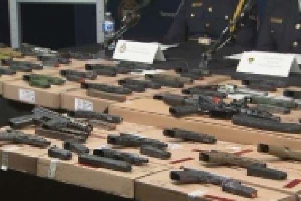 கனடாவில் 42 பேர் அதிரடியாக கைது ; ஏன் தெரியுமா | Gun Holds Organized Criminals Accountable Police