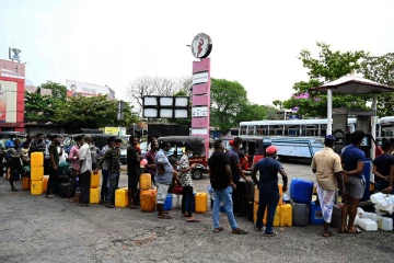 நீடிக்கும் எரிபொருள் நெருக்கடி - இலங்கைக்கு இந்தியா விதித்துள்ள நிபந்தனை