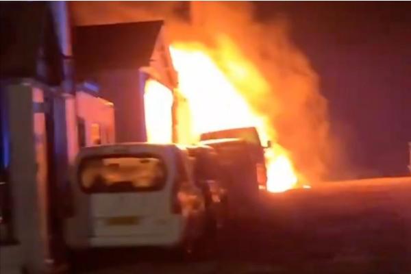 இங்கிலாந்து பள்ளிவாசல் தீக்கிரை | Mosque Fire Peacehaven Hate Crime Intl Hnk