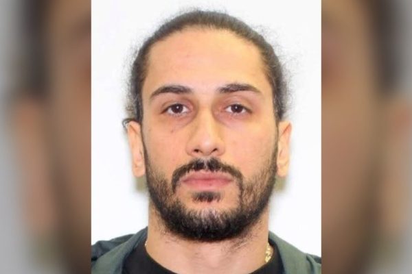 ரொறன்ரோ நபர் தொடர்பில் 50,000 டொலர் வெகுமதி அறிவித்த பொலிசார் | Toronto Murder Suspect Reward Offered