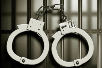 யாழில் சீரழியும் இளம் சமூகம்; நால்வர் கைது