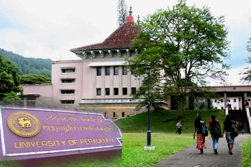 கோட்டாபயவைப் பதவி விலக்கிய எங்களுக்கு வேந்தரைத் தூக்குவது பெரிய விடயமல்ல!- பேராதனை பல்கலையில் அச்சுறுத்தல்