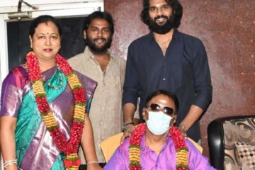 பட்டு வேஷ்டி, கூலிங் கிளாஸில் கலக்கும் விஜயகாந்த்! மாலையும் கழுத்துமாக வெளியான புகைப்படம்