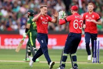 பாகிஸ்தானை வீழ்த்தி வெற்றி வாகை சூடியது இங்கிலாந்து! (Video)