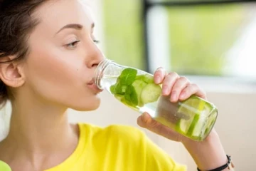 15 நாட்களில் தொப்பையை குறைக்க வேண்டுமா?  இந்த நீரை தொடர்ந்து குடித்து வந்தால் எளிதாக நீக்கி விடலாம்!