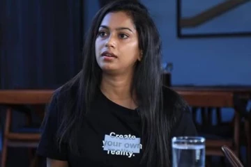 இன்று பிறந்தநாள் கொண்டாடும் மூன்று முடிச்சு சீரியல் நடிகை ஸ்வாதியின் ஸ்டைலிஷ் போட்டோஸ்