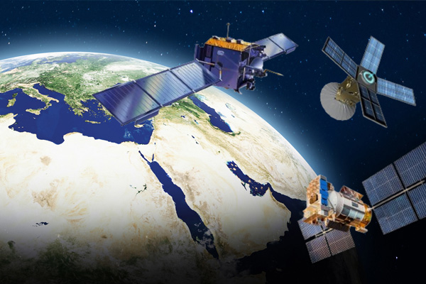 மூன்று செயற்கைக்கோள்களை ஒரே நேரத்தில் ஏவுகிறது ஈரான் | Iran Launches Three Satellites Simultaneously