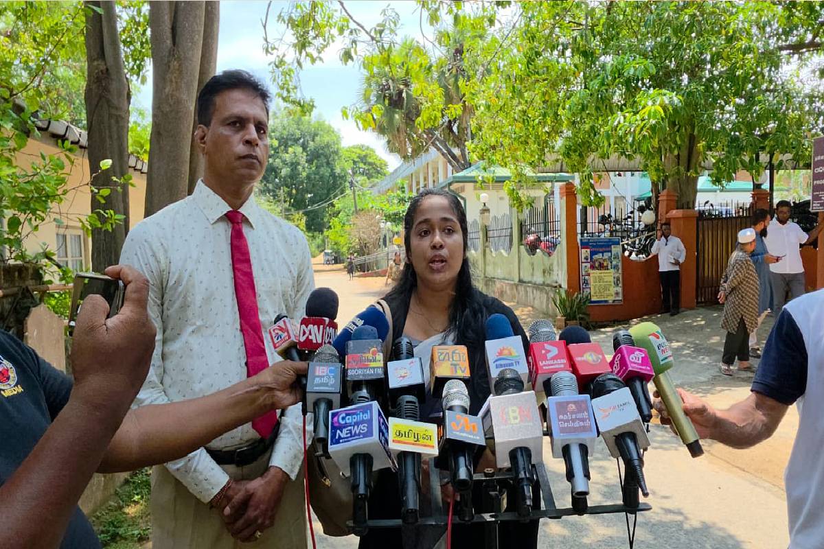 கல்முனை வைத்தியசாலை பணிப்பாளர் வழக்கு: அர்ச்சுனா உள்ளிட்ட மூவருக்கு நீதிமன்றின் உத்தரவு | Mp Aruchuna And Two Others By The Batticaloa Court கல்முனை வைத்தியசாலை பணிப்பாளர் வழக்கு: அர்ச்சுனா உள்ளிட்ட மூவருக்கு நீதிமன்றின் உத்தரவு | Mp Aruchuna And Two Others By The Batticaloa Court