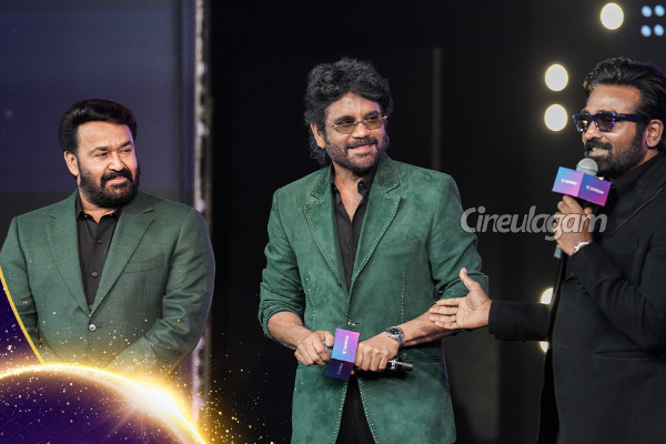 விஜய் சேதுபதியின் காட்டான்.. தமிழில் ரூ.4000 கோடி முதலீடு செய்யும் ஹாட்ஸ்டார்! | South Unbound Hotstar To Invest 4000 Cr In Tamil விஜய் சேதுபதியின் காட்டான்.. தமிழில் ரூ.4000 கோடி முதலீடு செய்யும் ஹாட்ஸ்டார்! | South Unbound Hotstar To Invest 4000 Cr In Tamil