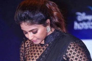 வாய்ப்பிக்காக இப்படியா? இந்த நடிகரின் கட்டுப்பாட்டில் இருந்த நடிகை அஞ்சலி!