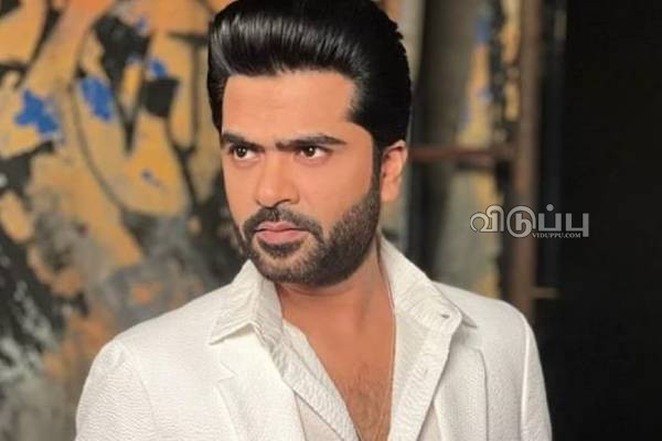 ரோட்டிலேயே விழுந்த ரசிகர்.. காரில் இருந்து இறங்கி STR செய்ததை பாருங்க! | Crazy Things Simbu Fan Did Video Viral ரோட்டிலேயே விழுந்த ரசிகர்.. காரில் இருந்து இறங்கி STR செய்ததை பாருங்க! | Crazy Things Simbu Fan Did Video Viral