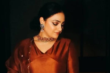 கட்டுப்படுத்த முடியவில்லை, படப்பிடிப்பு இல்லாத நேரத்திலும்.. உடைத்த நித்யா மேனன்