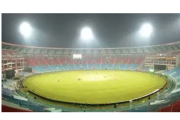 2வது டி20 கிரிக்கெட் போட்டி - லக்னோ கிரிக்கெட் மைதான பராமரிப்பாளர் திடீர் பணி நீக்கம்...!