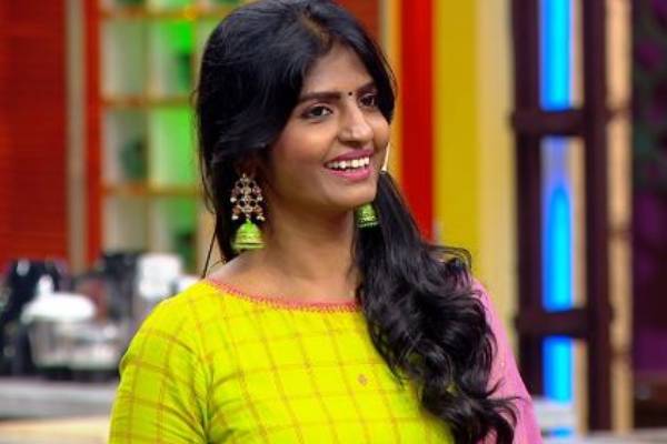 ஹைதராபாத்தில் இருக்கும் குக் வித் கோமாளி புகழ் கனியின் சொந்த வீட்டை பார்த்துள்ளீர்களா?- வீடியோவுடன் இதோ