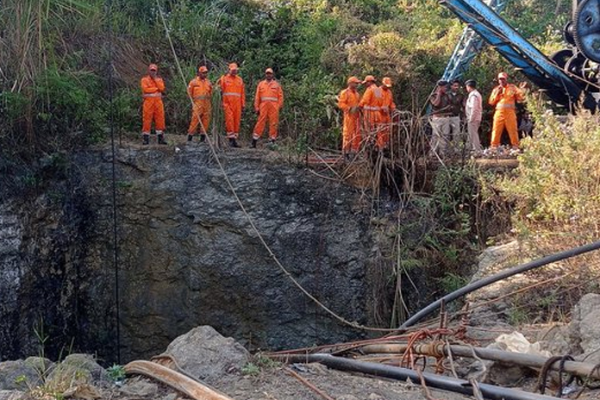 சுரங்க விபத்து.., இறந்ததாக நினைத்தவர் வீடு திரும்பிய அதிசயம் | Meghalaya Man Comes Back Alive After Funeral