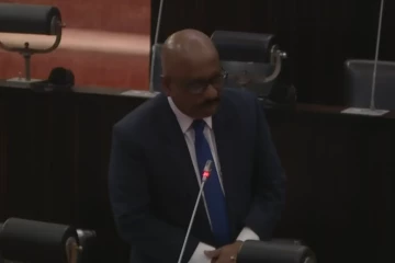 ක්‍රිකට් ක්‍රීඩකයන් තෝරන්නේ බස්නාහිරින් සහ දකුණින් විතරද? - ක්‍රීඩා ඇමතිගෙන් පිළිතුරක් [VIDEO]