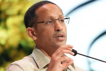 Gojek නිර්මාතෘ, හිටපු අධ්‍යාපන ඇමති නදීම් මකරිම් හිරේට- බිලියන ගණනක වන්දිත් නියම වෙයි