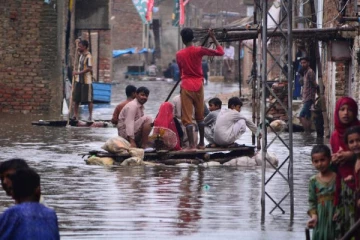 இக்கட்டான சூழ்நிலையில் பாகிஸ்தானுக்கு உதவிக்கரம் நீட்டிய IMF!
