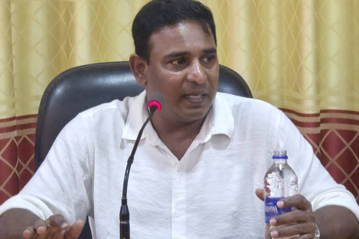 கல்விக்கு வறுமை தடையல்ல..! யாழில் சாதித்த மாணவிக்கு ரஜீபன் எம்.பி வாழ்த்து | Rajeeban Mp Congratulates Student In Jaffna