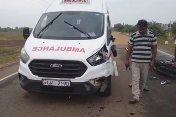 முல்லைத்தீவில் வீதியில் உலரவிடப்பட்ட நெல்லால் விபத்து