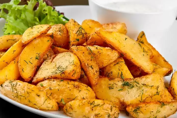 வறுத்த உருளைக்கிழங்கை சாப்பிட   ரூ.50,000 சம்பளம்! எங்கு தெரியுமா? | Rs 50 000 A Month To Eat Fried Potatoes