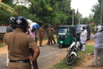 யாழில் வீட்டுக்குள் புகுந்து வன்முறை: 2 சந்தேக நபர்களை கைது செய்த பொலிஸார்